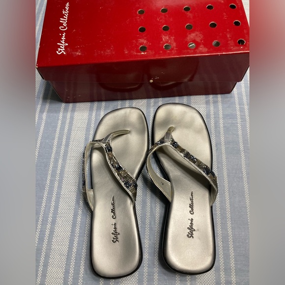 Stefani Shoes - Vintage Stefani Collection “TARA” silver sandals.